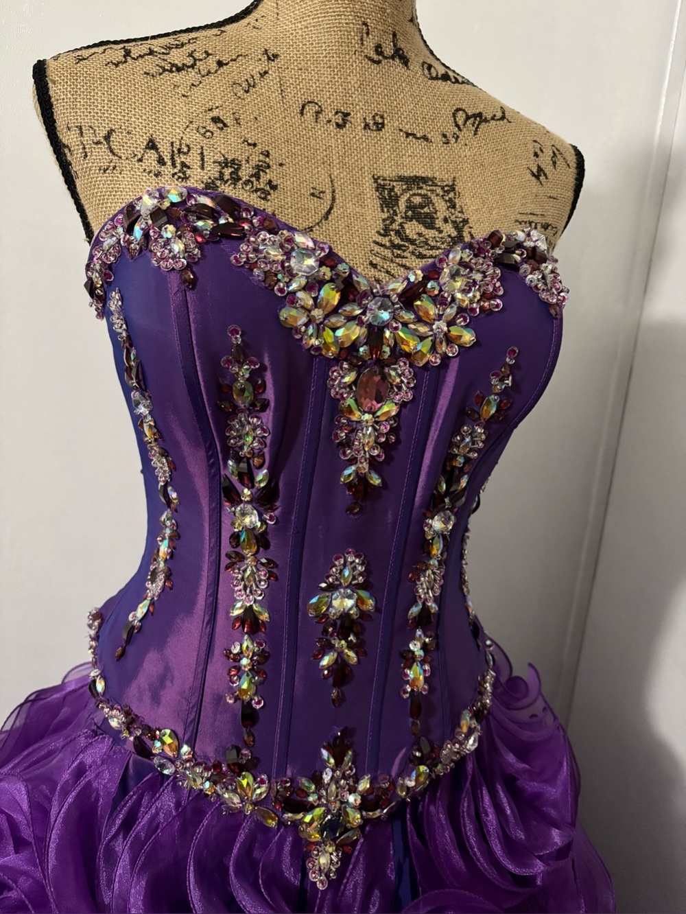 Q By Da Vincy Quinceañera Style Dress Size 8 - Picture 4 of 13